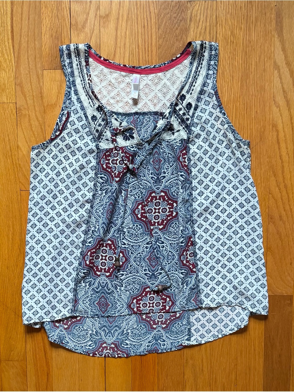 Xhilaration Blue & Burgundy Paisley Mixed-Print Tank